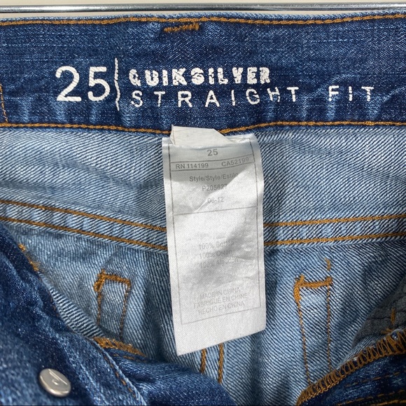 Quiksilver Straight Fit Demin Jeans (25) - Picture 10 of 14